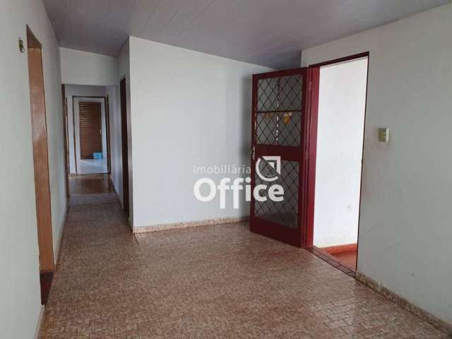 Casa com 3 Quartos à venda, 150 m² por R$ 280.000 - Vila Santa Isabel - Anápolis/GO