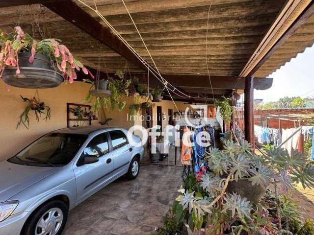 Casa com ponto de comercio na  Vila Jaiara - Anápolis/GO