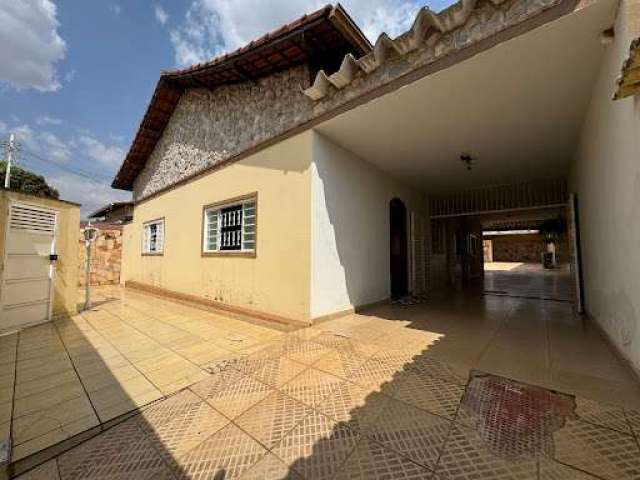 Casa com 3 dormitórios à venda, 257 m² por R$ 900.000,00 - Jundiaí - Anápolis/GO