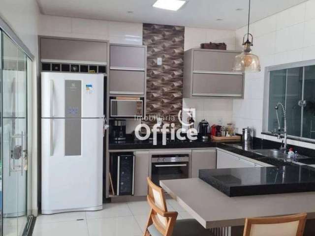 Casa com 3 Quartos à venda, 113 m² por R$ 520.000 - Itamaraty - Anápolis/GO