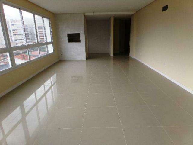 Apartamento 3 Dormitórios à venda no Bairro Navegantes - 2 vagas de garagem