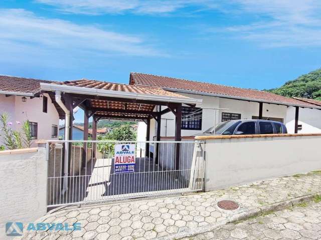 Casa com 2 quartos para alugar na Rua Oswaldo Simon, 479, Velha Central, Blumenau, 75 m2 por R$ 1.500