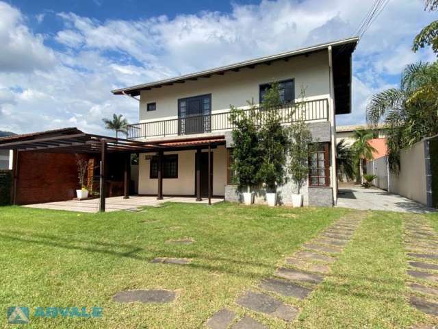 Casa com 5 quartos para alugar na Rua Johann Ohf, 2742, Água Verde, Blumenau, 190 m2 por R$ 3.800