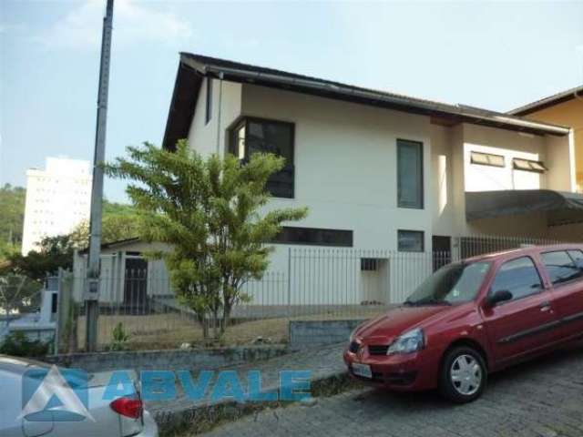 Casa com 3 quartos para alugar na Rua Irineu Provezi, 95, Itoupava Seca, Blumenau, 280 m2 por R$ 3.200