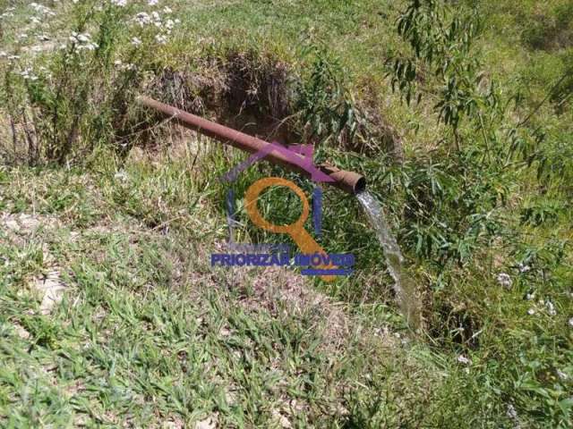 Fazenda de 69 ha de terras de cultura formada e rica em água em oliveira-mg