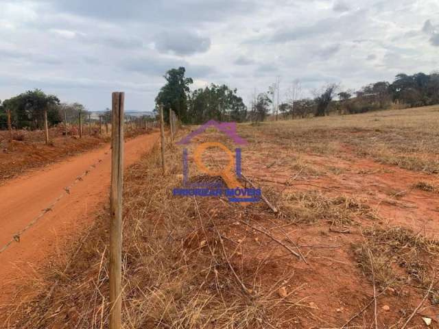 Fazendinha com 03 hectares na região de itaúna- mg