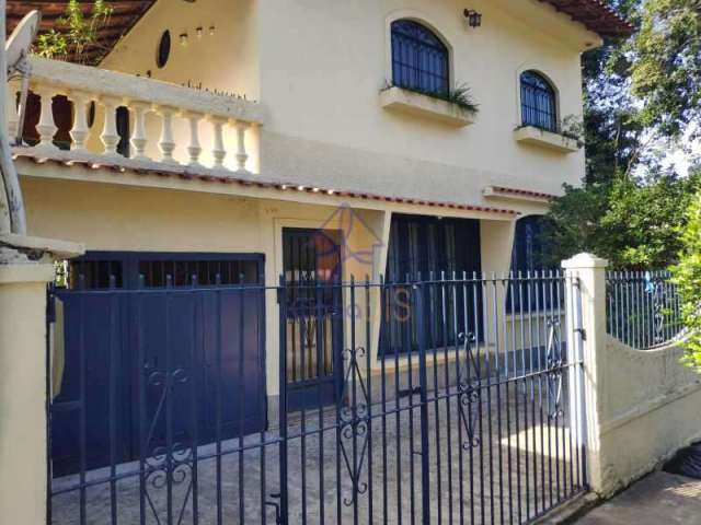 Casa com 4 quartos à venda na Avenida Dedo de Deus, Centro, Guapimirim por R$ 470.000