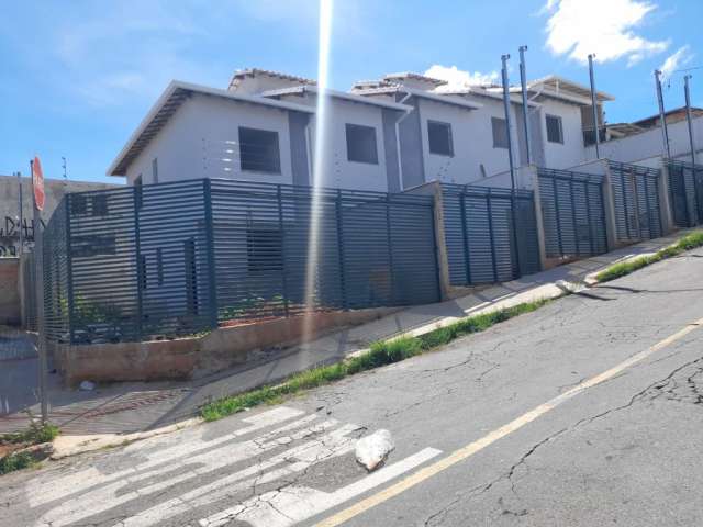 Casa geminada piratininga