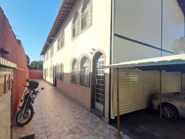 Oportunidade Casa duplex em condomínio   Bairro Santa Mônica