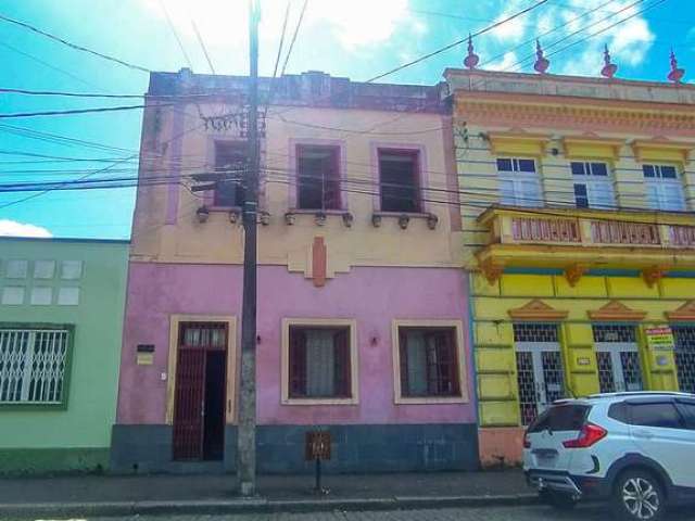 Sobrado à venda no bairro Centro - Antonina/PR