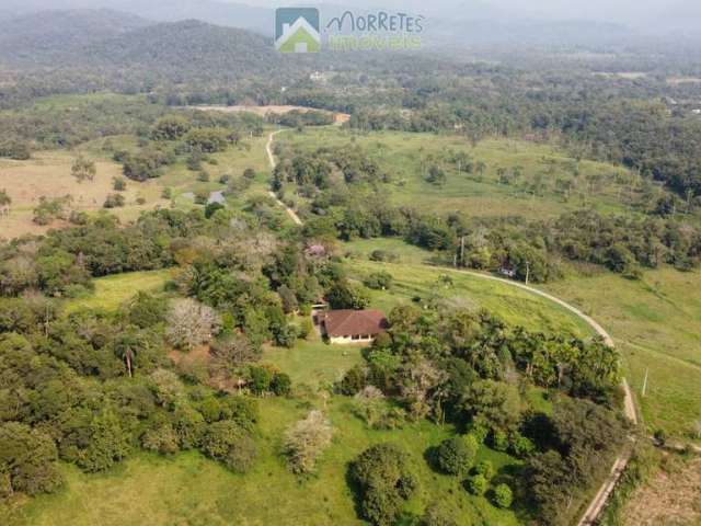 Fazenda Contenda: Seu Paraíso Rural em Morretes com 173 hectares!