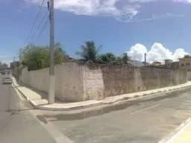 Vendo duas pequenas casas terreas de dois quartos com terreno de 728m2.