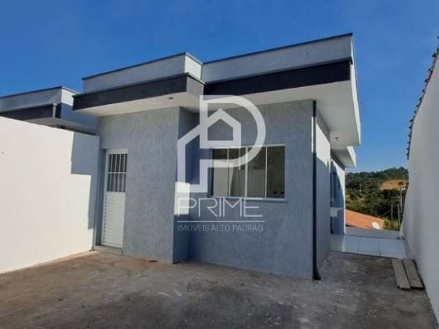 Casa a venda no Residencial Estoral com o terreno de 150m², sendo 76,25m² de área construída, o imóvel contém 2 dormitórios, sendo 1 suíte, sala, cozinha, área de serviço e 2 vagas de garagem.