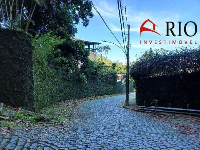 Terreno localizado na Gávea, em um dos locais mais valorizados deste agradável bairro. Fica na Rua João Borges, local  tranquilo, bastante residencial