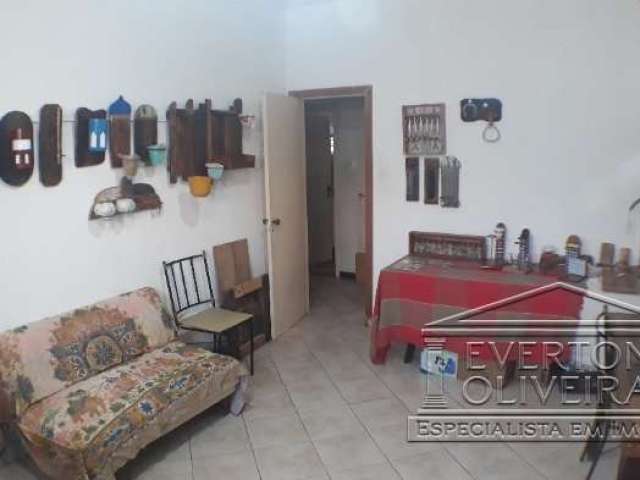 Casa com 3 quartos à venda no Centro, Jacareí  por R$ 390.000