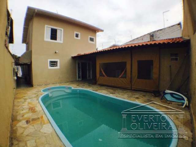 Casa com 3 quartos à venda no Jardim Terras de São João, Jacareí  por R$ 640.000