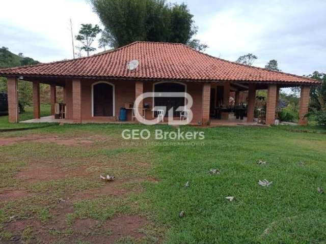 Chácara / sítio com 2 quartos à venda no Parateí do Meio, Jacareí  por R$ 700.000