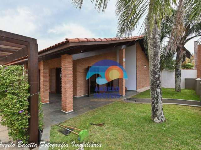 Casa com 3 dormitórios à venda, 200 m² por R$ 750.000,00 - Jardim Marcia - Peruíbe/SP