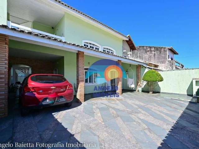 Sobrado com 4 dormitórios à venda, 229 m² por R$ 650.000,00 - Balneário Três Marias - Peruíbe/SP