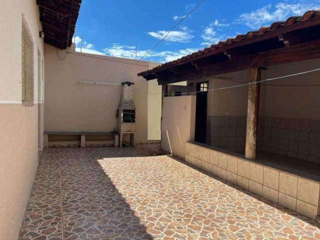 Casa à venda, 4 quartos, 1 suíte, 3 vagas, NOSSA SENHORA APARECIDA - Uberlândia/MG