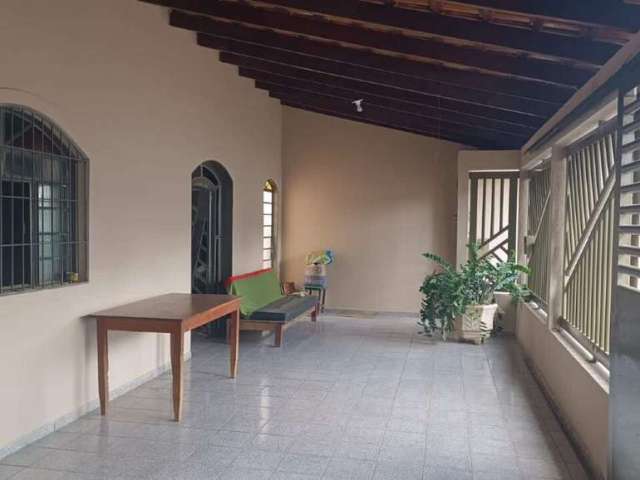 Casa à venda, 3 quartos, 1 suíte, 4 vagas, CUSTODIO PEREIRA - Uberlândia/MG