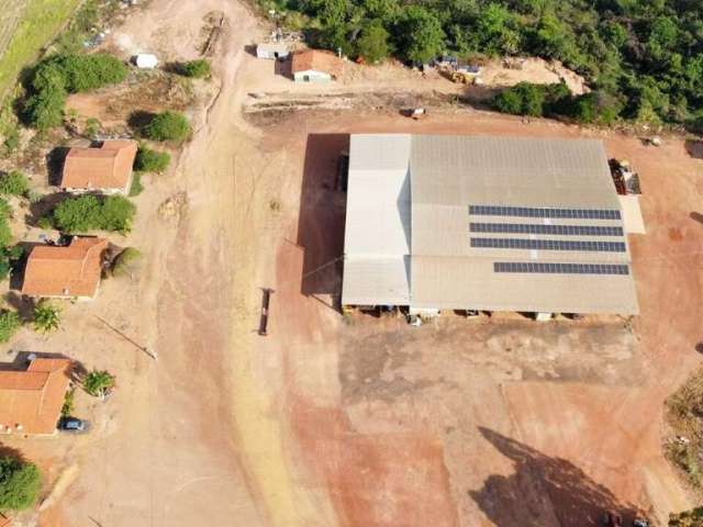 Fazenda a venda entre Cristalina e Paracatu , uma verdadeira indústria de grãos!