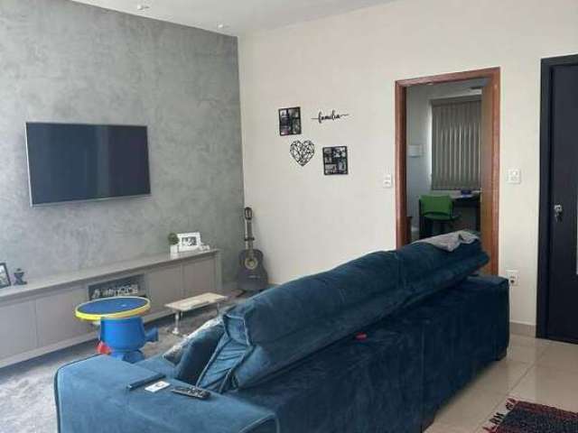 Casa à venda, 3 quartos, 1 suíte, 2 vagas, JARDIM EUROPA - Uberlândia/MG