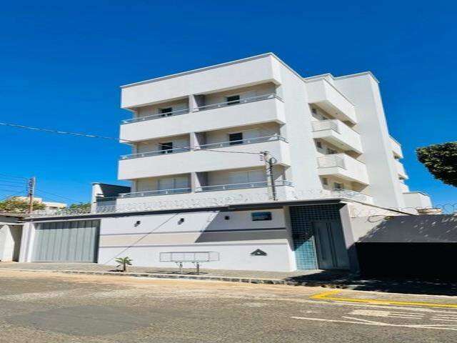 Apartamento à venda, 2 quartos, 1 suíte, 1 vaga, Santa Mônica - Uberlândia/MG