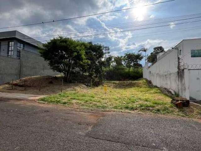 Oportunidade Unica! Terreno numa ótima localização do bairro Jardim Karaiba em Uberlândia.