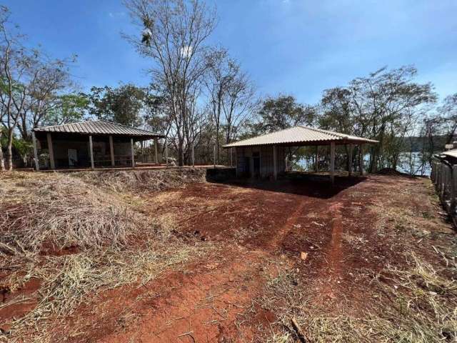 Excelente terreno em condomínio á beira da represa espera por você.