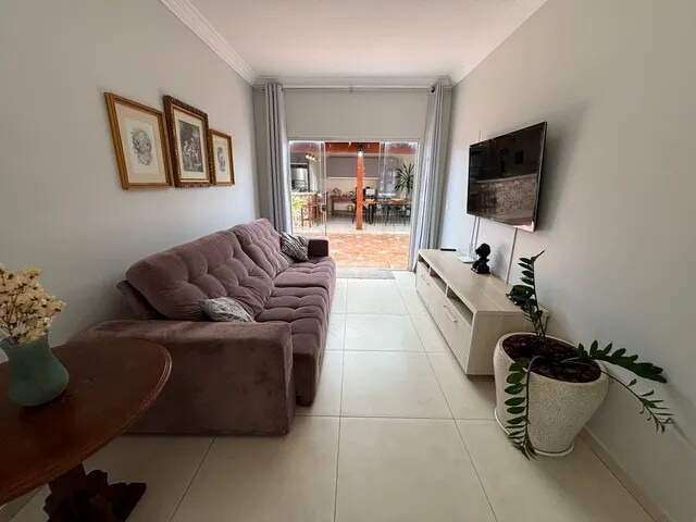 Casa à venda, 3 quartos, 1 suíte, 3 vagas, JARDIM HOLANDA - Uberlândia/MG