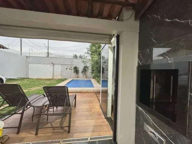 Casa à venda, 3 quartos, 1 suíte, 5 vagas, JARDIM PATRICIA - Uberlândia/MG