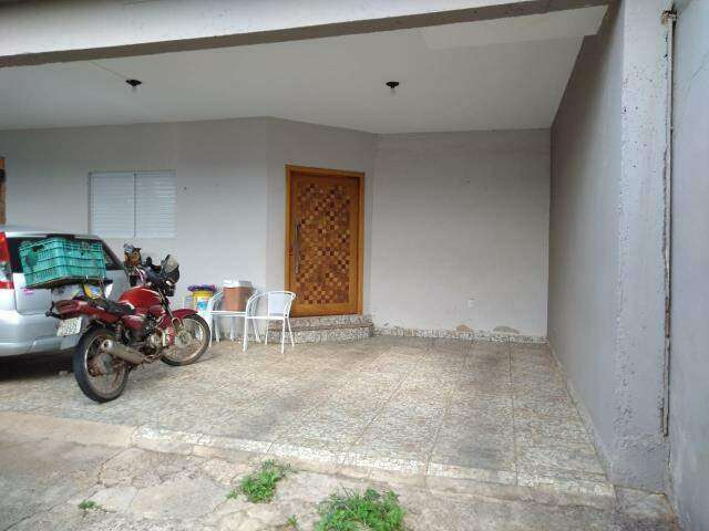 Casa à venda, 2 quartos, 2 suítes, 3 vagas, Segismundo Pereira - Uberlândia/MG