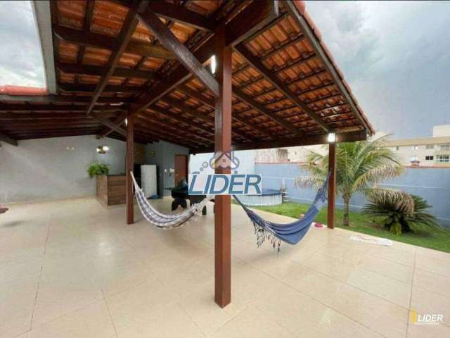 Casa à venda, 3 quartos, 1 suíte, 4 vagas, UMUARAMA - Uberlândia/MG