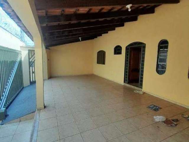 Casa para aluguel, 3 quartos, 1 suíte, 2 vagas, Santa Mônica - Uberlândia/MG