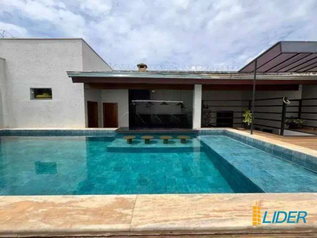 Casa à venda, 3 quartos, 1 suíte, 4 vagas, Jaraguá - Uberlândia/MG