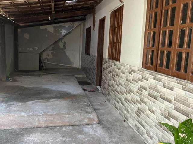 Casa com uma suíte e mais um quarto na Ajuda de Baixo, Macaé-RJ!