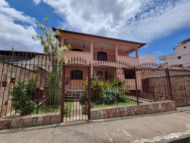 Casa com 4 quartos à venda na Rua Joaquim de Almeida, Jardim das Laranjeiras, Juiz de Fora, 340 m2 por R$ 2.100.000