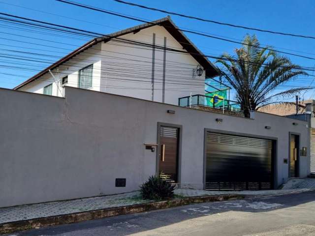 Casa com 4 quartos à venda na Rua Nelson Gomes de Carvalho, Vale do Ipê, Juiz de Fora, 360 m2 por R$ 1.590.000