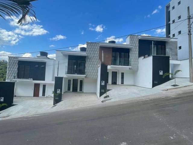Casa com 3 quartos à venda na Rua Doutor Renê Soares de Oliveira, Recanto da Mata, Juiz de Fora, 142 m2 por R$ 469.000