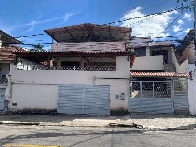 Casa com 6 quartos à venda na Rua Grão Mogol, Santa Terezinha, Juiz de Fora, 362 m2 por R$ 740.000