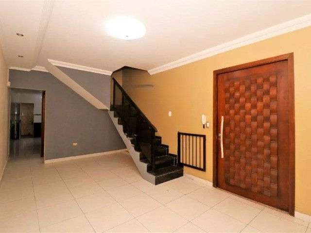 Sobrado com 3 Quartos e 4 banheiros, 104 m² por R$ 780.000,00