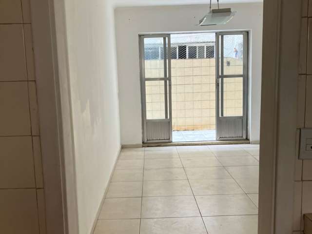 Apartamento com quintal em santana