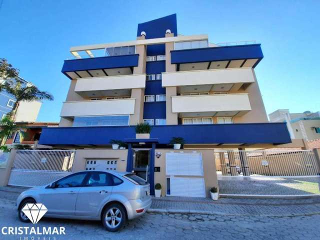 Apartamento de 2 dormitórios, sacada de frente a menos de 180 metros do mar!