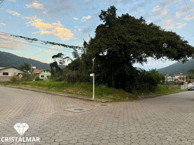 Terreno de esquina no bairro josé amândio com 336m²