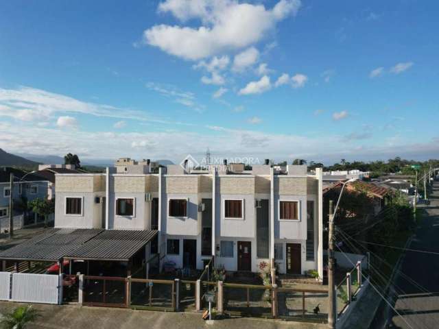 Casa com 2 quartos à venda na Antônio Lussana Sobrinho, 231, Porto Lacustre, Osório, 50 m2 por R$ 250.000