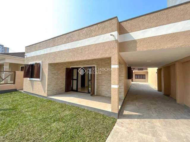 Casa com 5 quartos à venda na Rua Tuiuti, 791, Centro, Tramandaí, 200 m2 por R$ 850.000