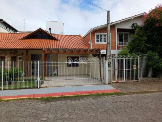 Casa com 4 quartos à venda na Rua Joel Moura, 192, Canasvieiras, Florianópolis, 98 m2 por R$ 1.915.000