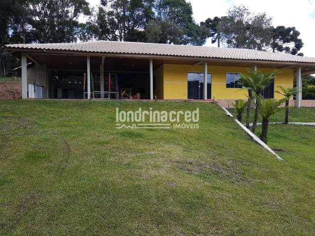 Chácara à venda 4 Quartos, 2 Suites, 4 Vagas, 300M², Zona Rural, Mandirituba - PR