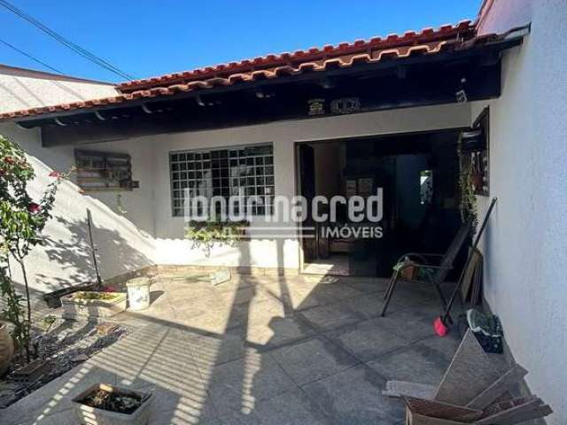 Casa à venda 3 Quartos, 2 Vagas, 200M², Jardim Neman Sahyun, Londrina - PR